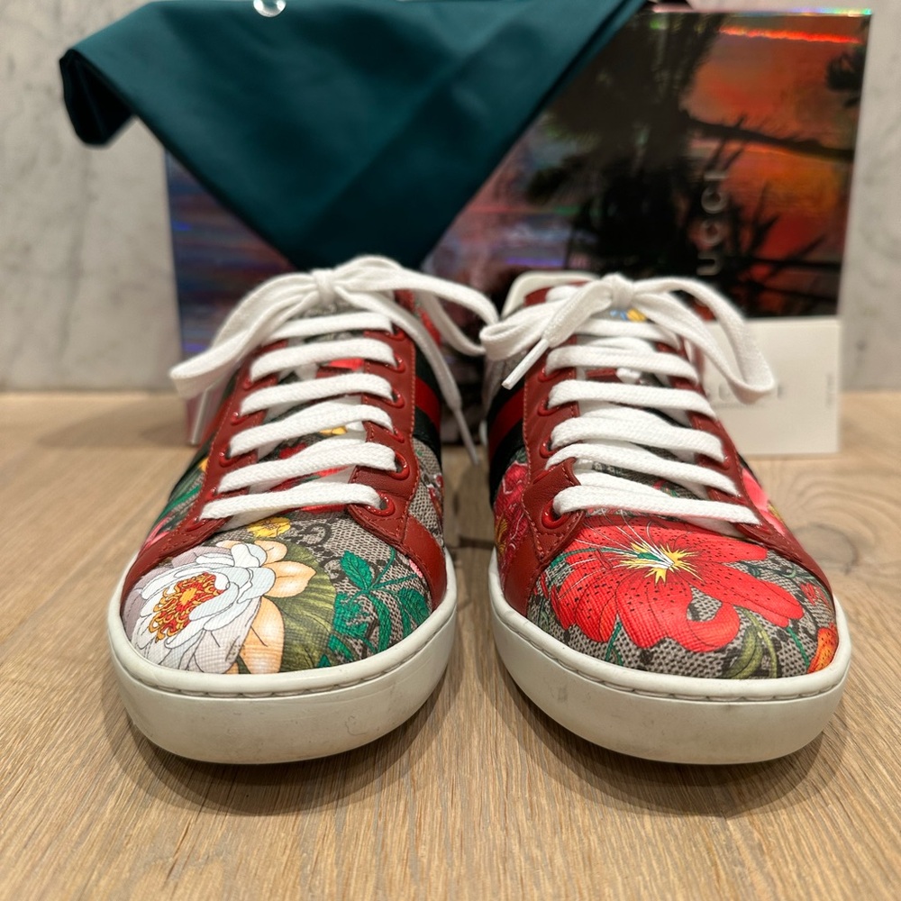 Gucci Supreme Flora Sneakers - Picture 3 of 13